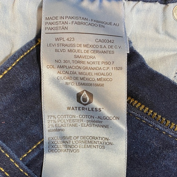 Levi’s Signature Gold Mid Rise Skinny Dark Wash Jeans - Women-8M (W29 L30) - Picture 6 of 9